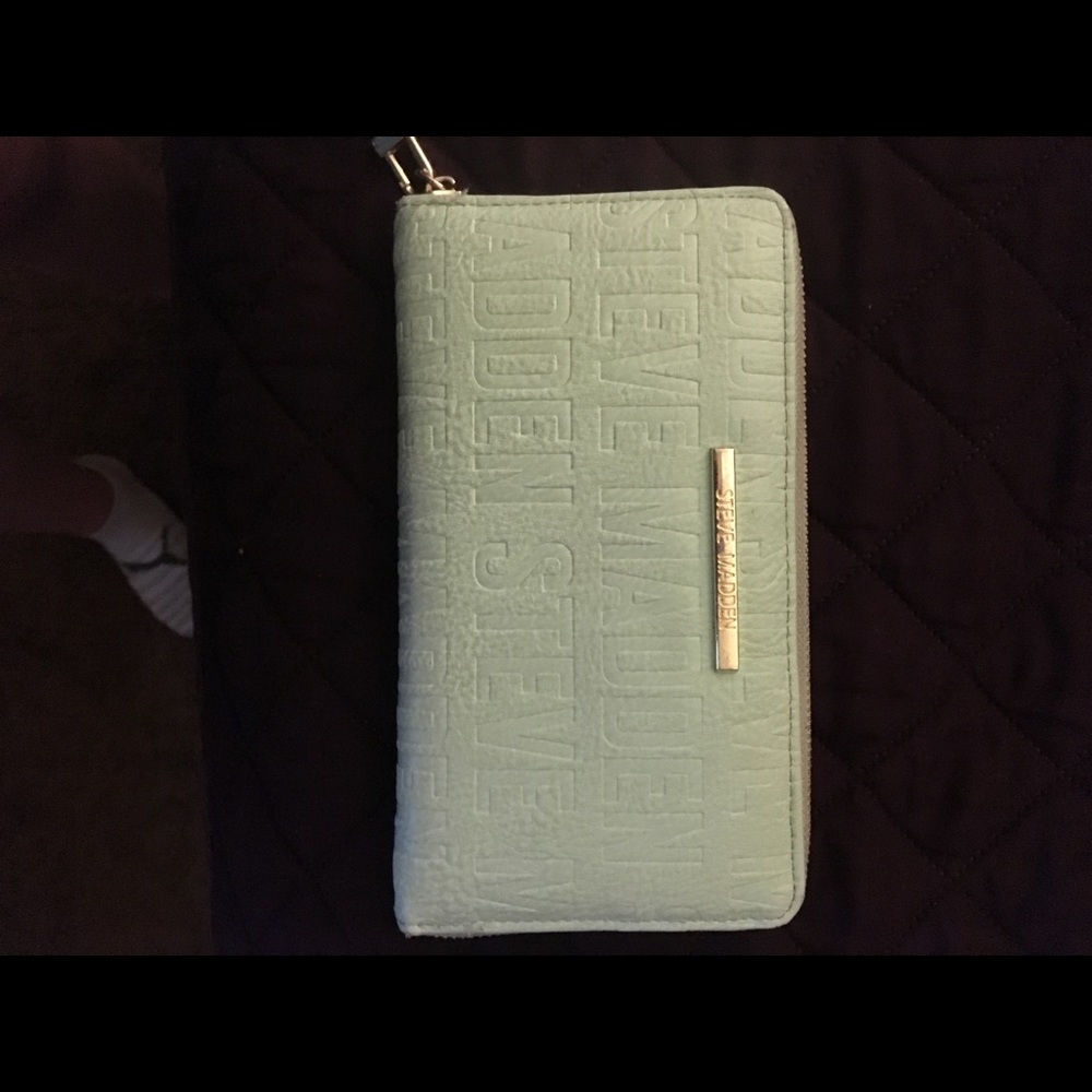 Steve Madden Mint green wallet